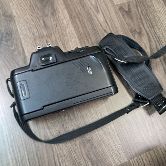 Nikon Auto Focus Camera N4004 AF SLR 35mm Film Vintage Camera Body Only TESTED - Picture 3 of 7